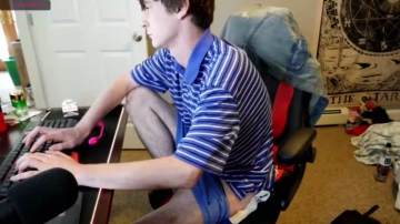 Youthinrevolt  12-08-2021 video stockings